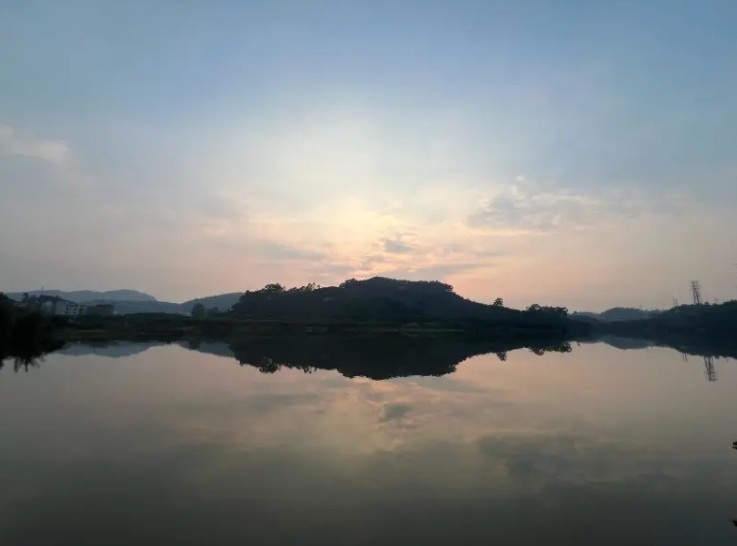 Kael送上新年祝福：新年快乐，祝大家每天开心吧